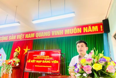 CHI BỘ THCS NGUYỄN KIM VÀNG TỔ CHỨC LỄ KẾT NẠP ĐẢNG VIÊN MỚI